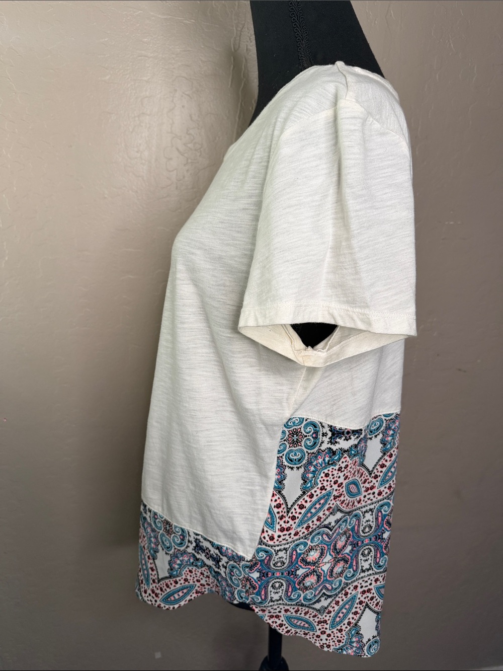 Express White Short-Sleeve Tee with Blue Paisley Hem - Picture 6 of 6